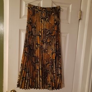 Snake print pleated Maxi Skirt